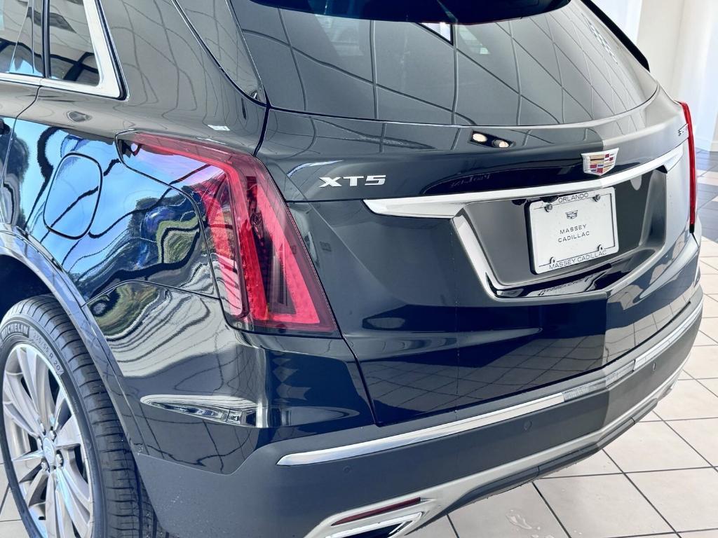 new 2025 Cadillac XT5 car, priced at $53,320