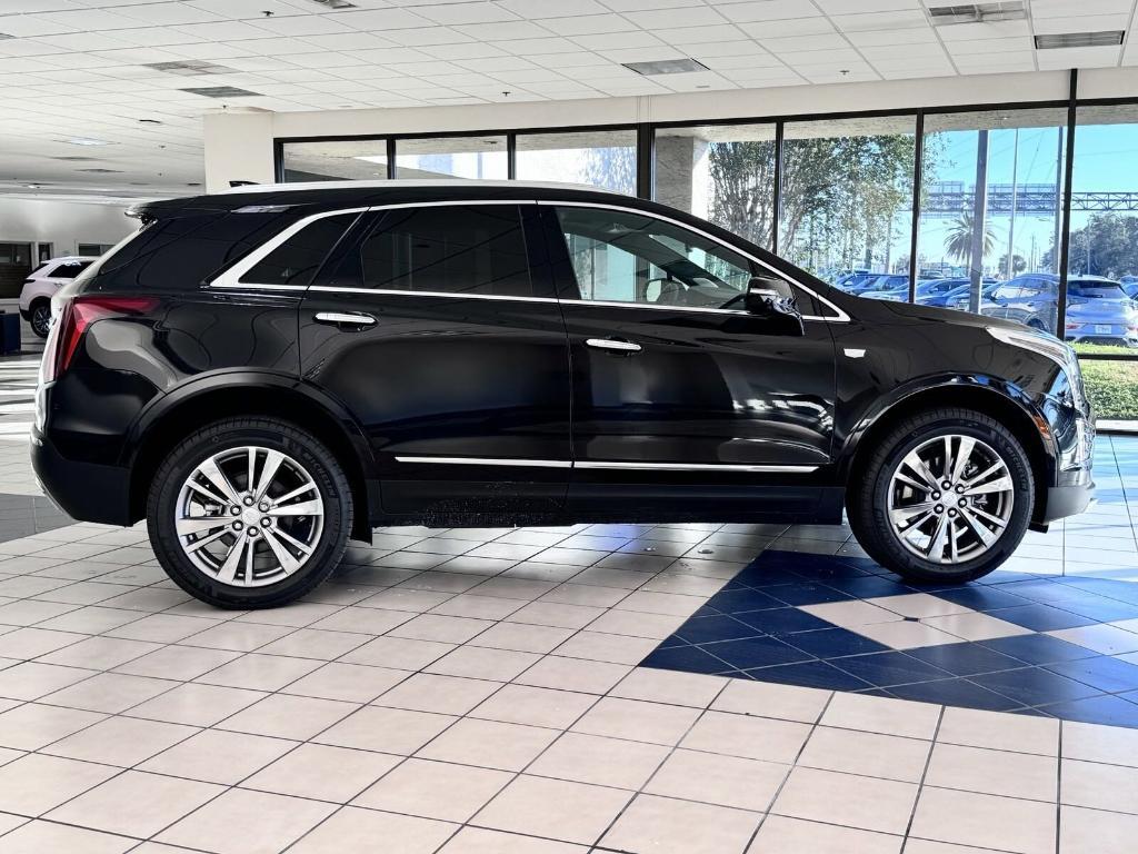 new 2025 Cadillac XT5 car, priced at $53,320