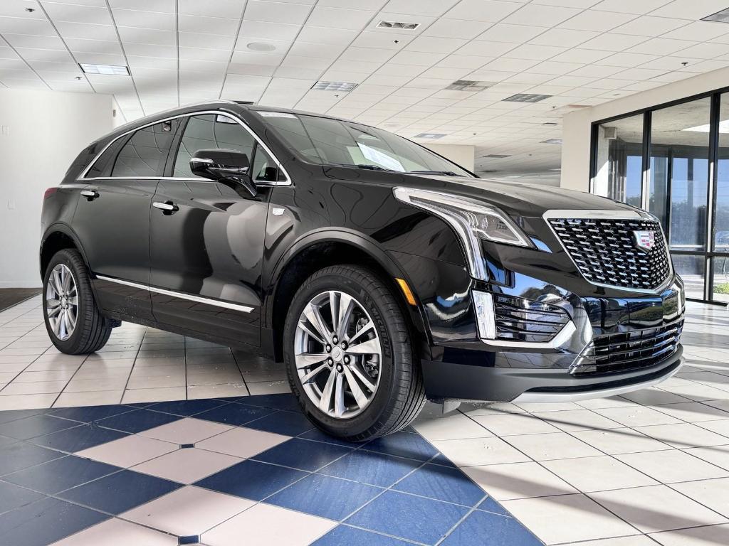 new 2025 Cadillac XT5 car, priced at $53,320