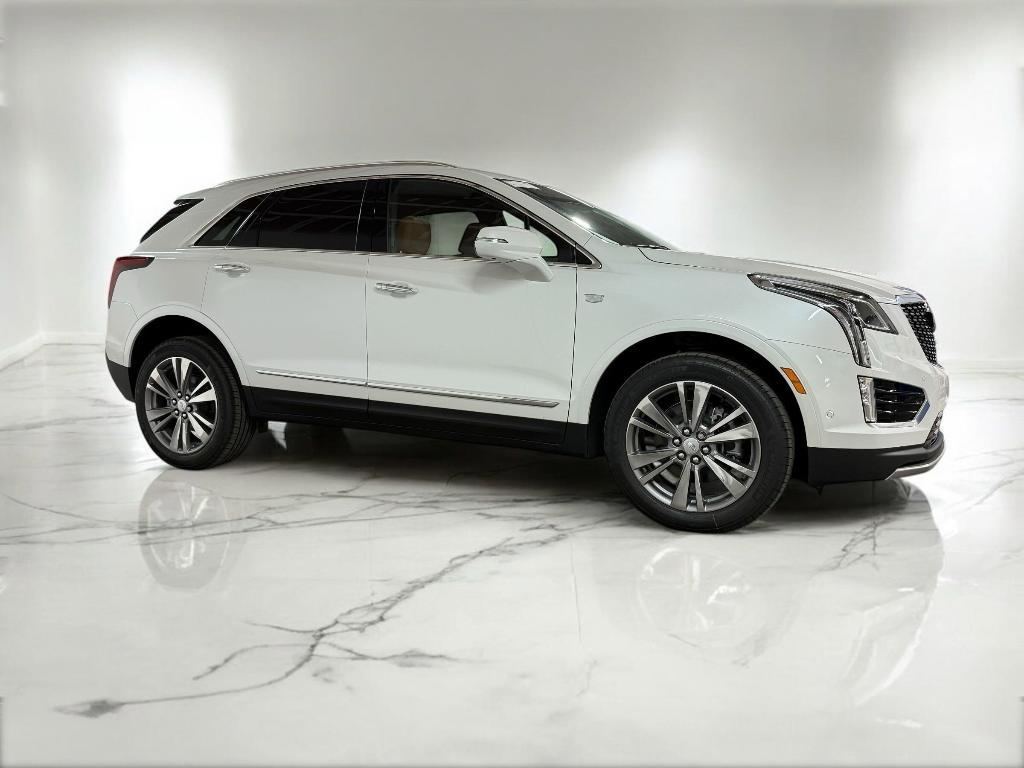 new 2025 Cadillac XT5 car, priced at $57,041