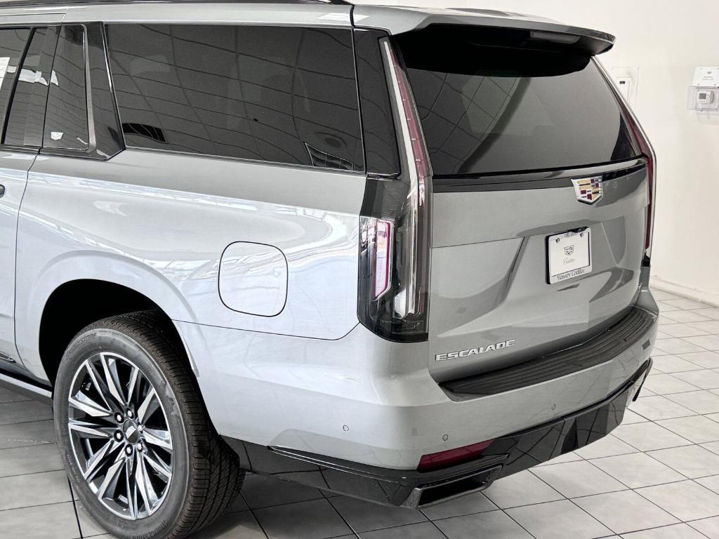 new 2024 Cadillac Escalade ESV car, priced at $111,665