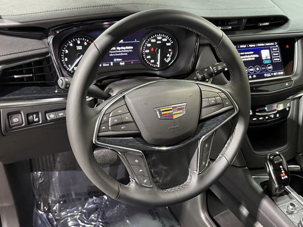 new 2025 Cadillac XT5 car, priced at $57,181