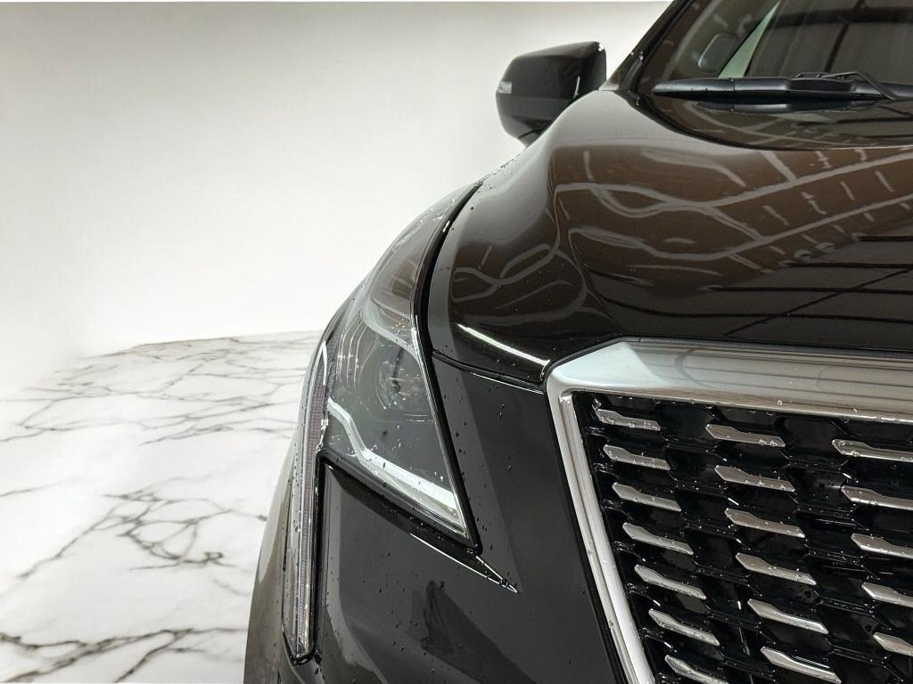 new 2025 Cadillac XT5 car, priced at $57,181