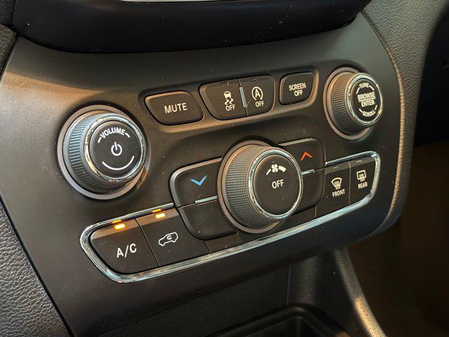 used 2021 Jeep Cherokee car, priced at $17,999