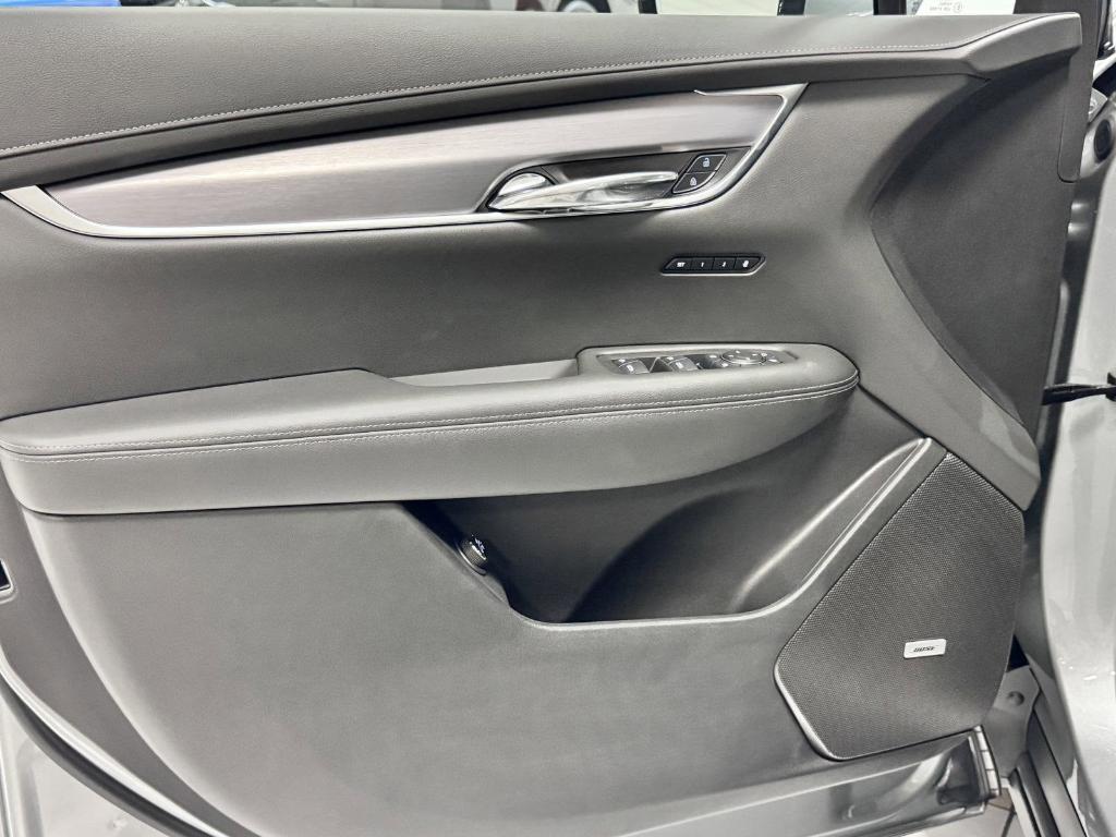 new 2025 Cadillac XT6 car, priced at $50,382