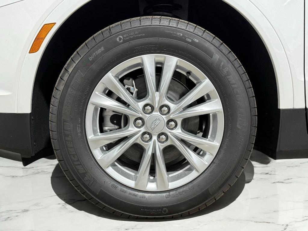 new 2025 Cadillac XT5 car, priced at $46,611