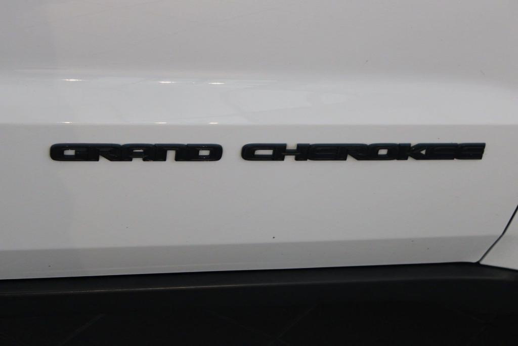 used 2020 Jeep Grand Cherokee car, priced at $18,999