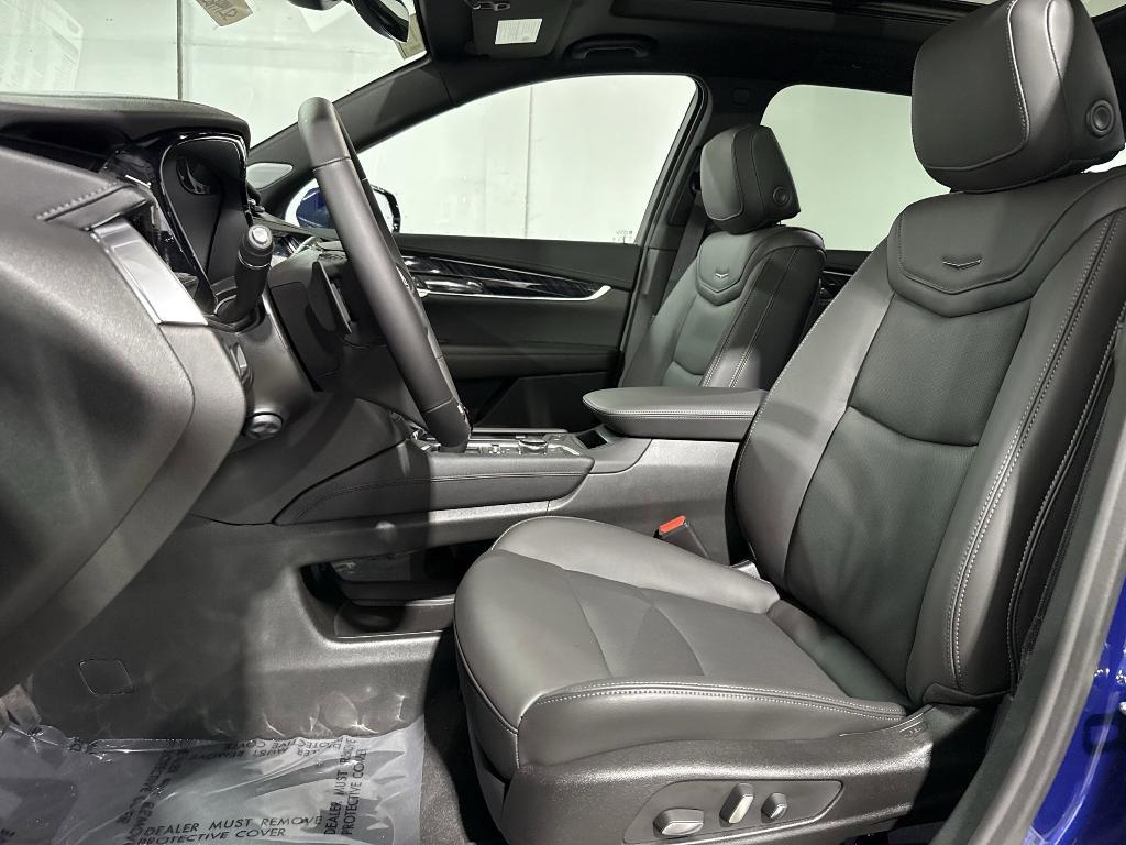 new 2025 Cadillac XT6 car, priced at $58,311