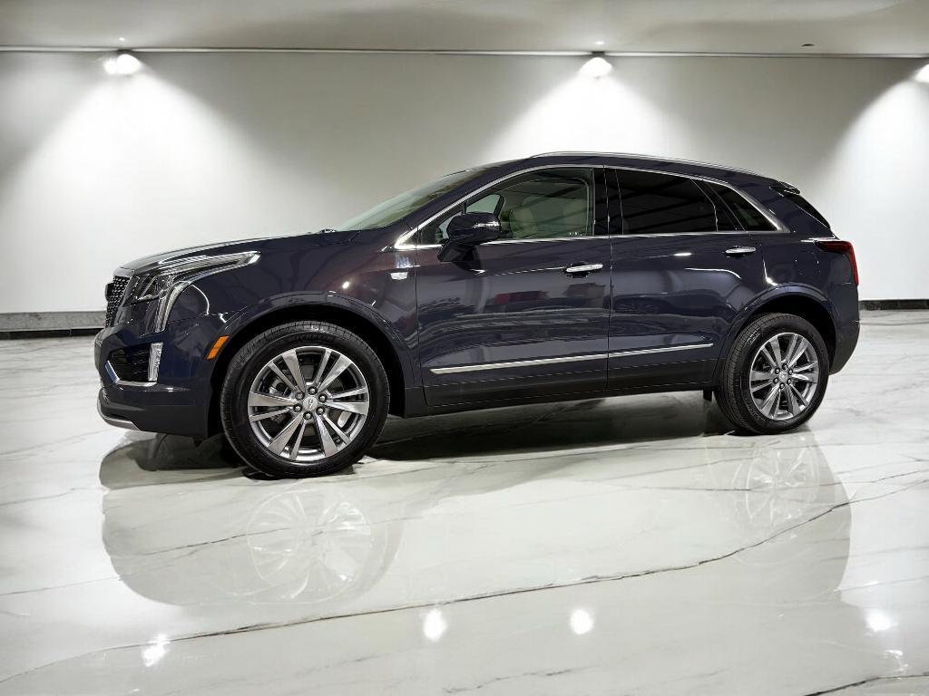 new 2025 Cadillac XT5 car, priced at $49,313