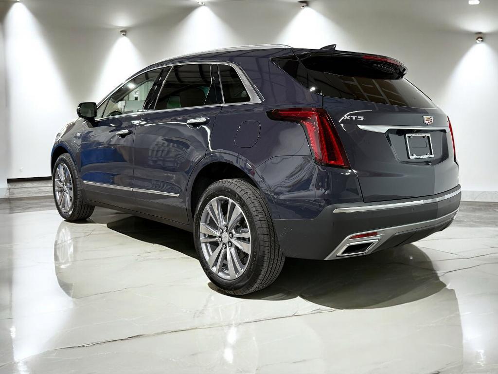 new 2025 Cadillac XT5 car, priced at $49,313