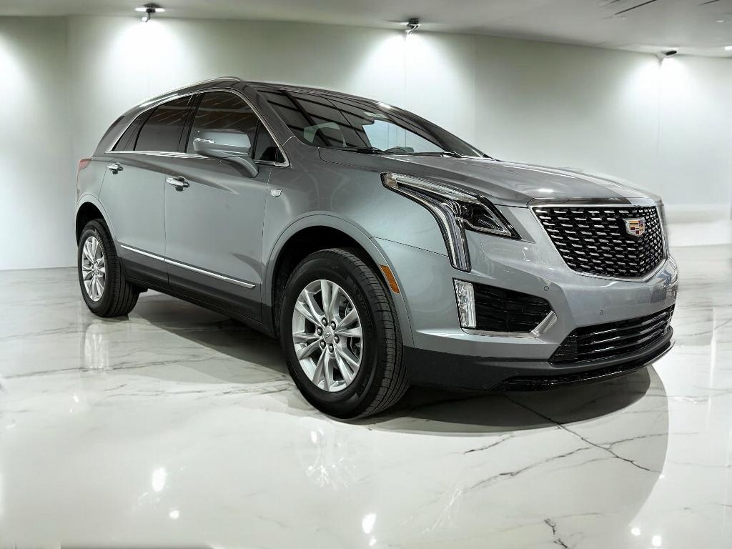 new 2025 Cadillac XT5 car, priced at $40,183