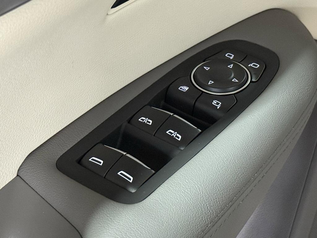 new 2025 Cadillac XT5 car, priced at $57,191