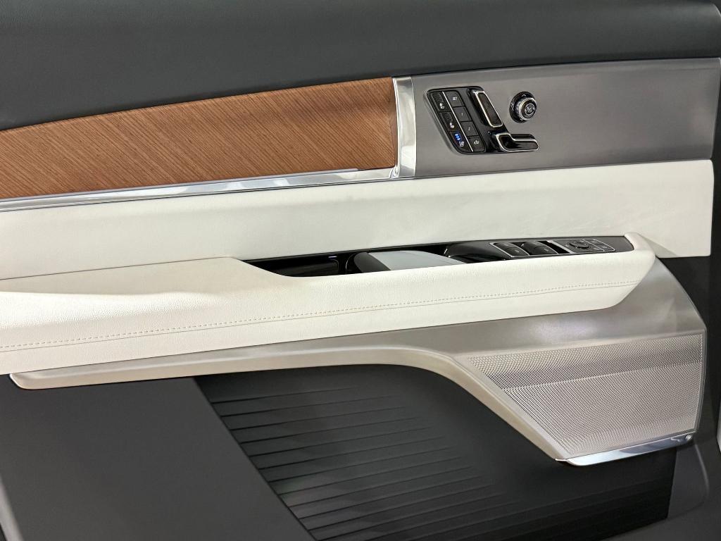 new 2026 Cadillac VISTIQ car, priced at $82,481