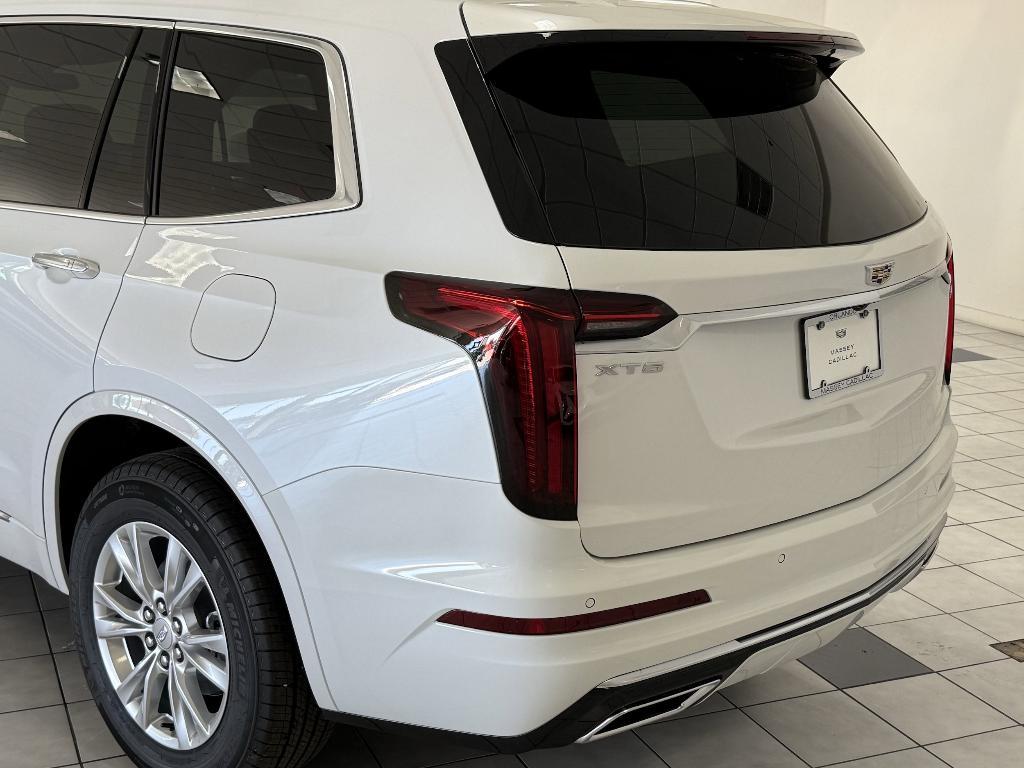 new 2025 Cadillac XT6 car, priced at $49,815