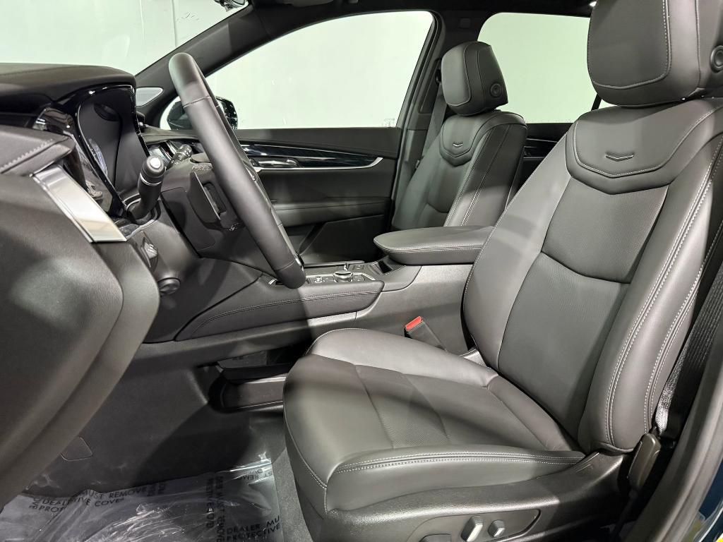new 2025 Cadillac XT6 car, priced at $61,782