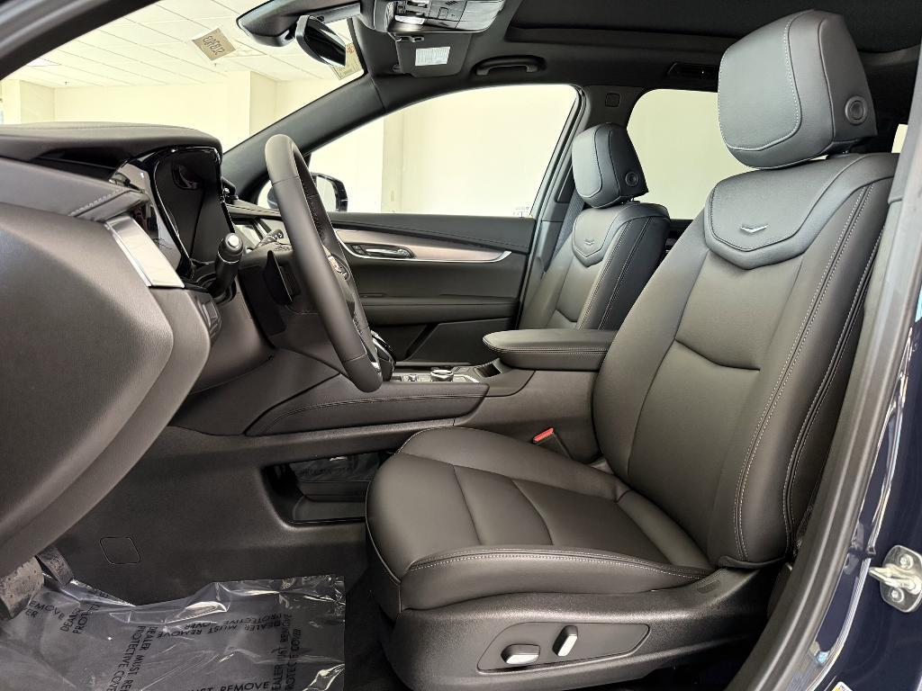 new 2025 Cadillac XT6 car, priced at $50,911