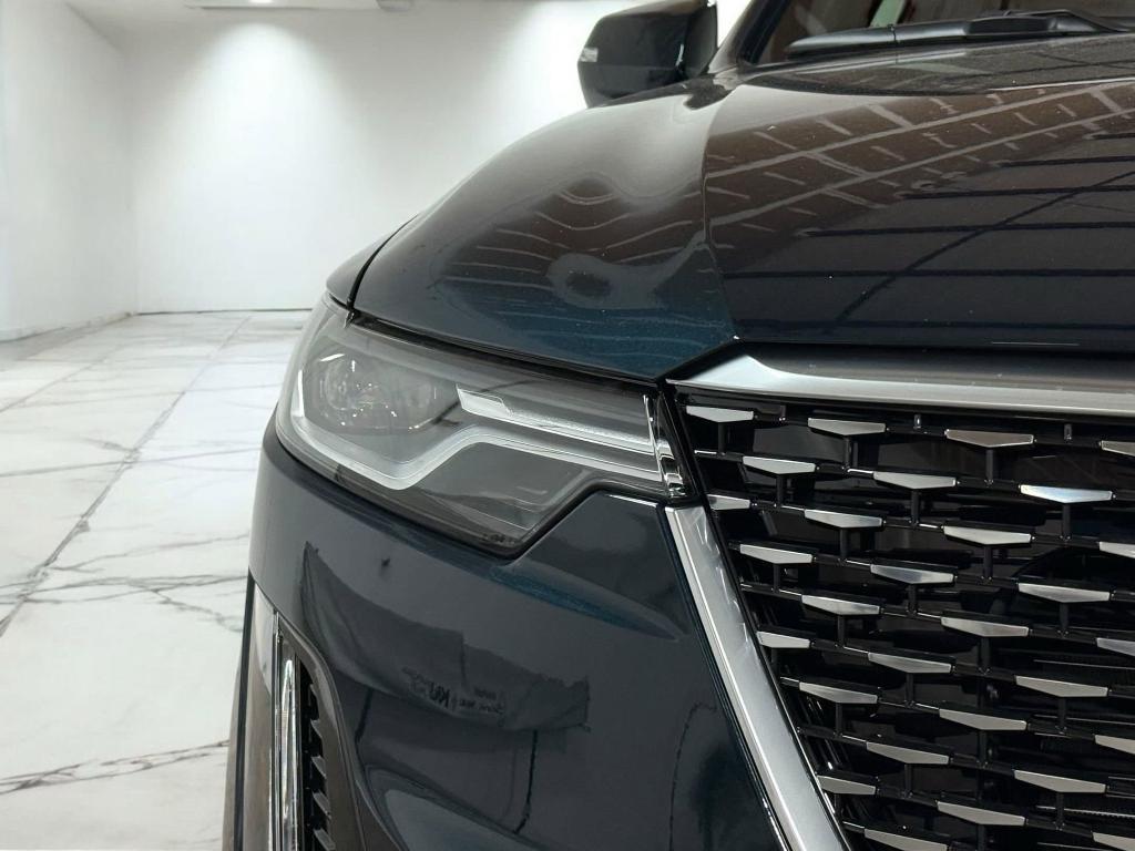 new 2025 Cadillac XT6 car, priced at $52,803