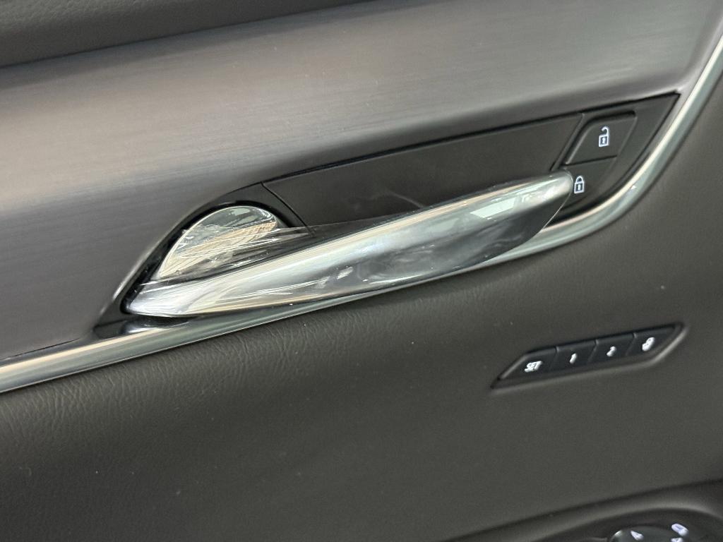 new 2025 Cadillac XT6 car, priced at $54,001