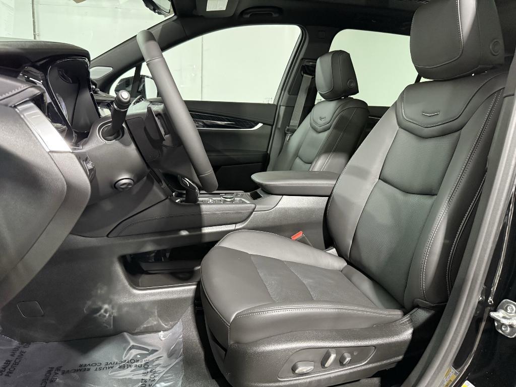 new 2025 Cadillac XT6 car, priced at $61,981