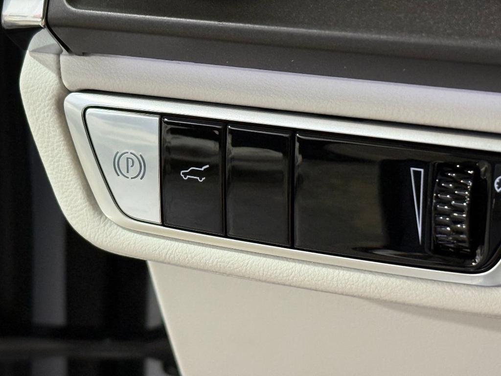 new 2026 Cadillac VISTIQ car, priced at $82,481