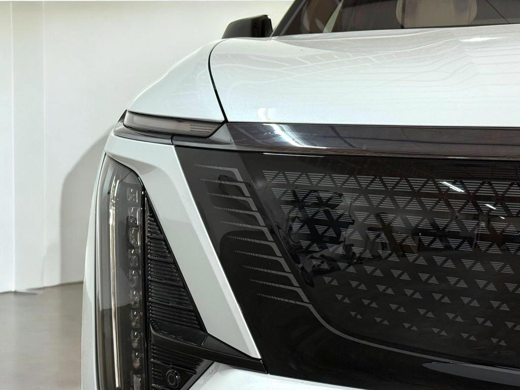 new 2026 Cadillac VISTIQ car, priced at $82,481