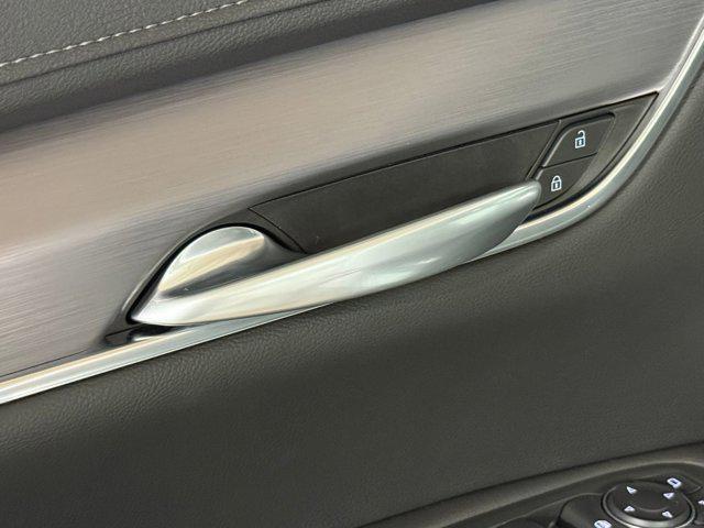 new 2025 Cadillac XT5 car, priced at $39,122