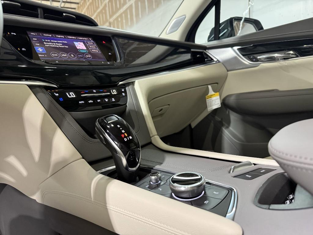 new 2025 Cadillac XT6 car, priced at $57,812