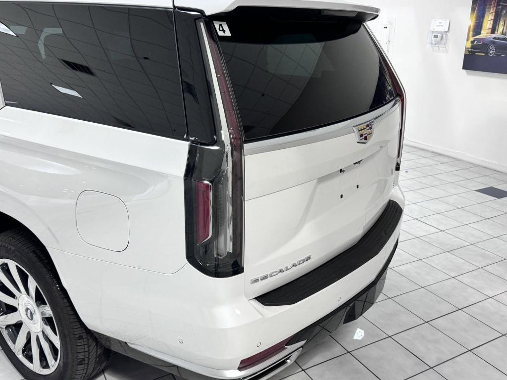 new 2024 Cadillac Escalade ESV car, priced at $117,665