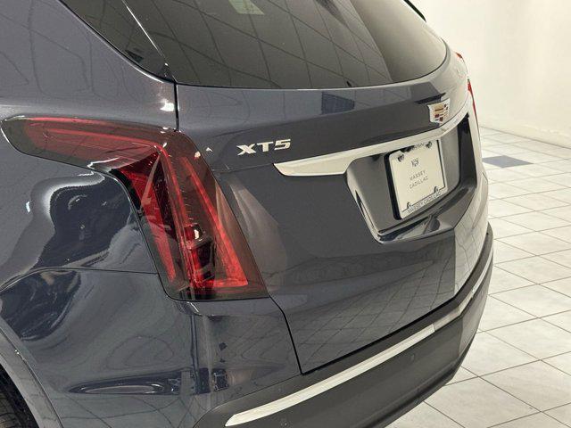 new 2025 Cadillac XT5 car, priced at $45,640