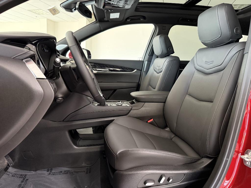 new 2025 Cadillac XT6 car, priced at $58,815