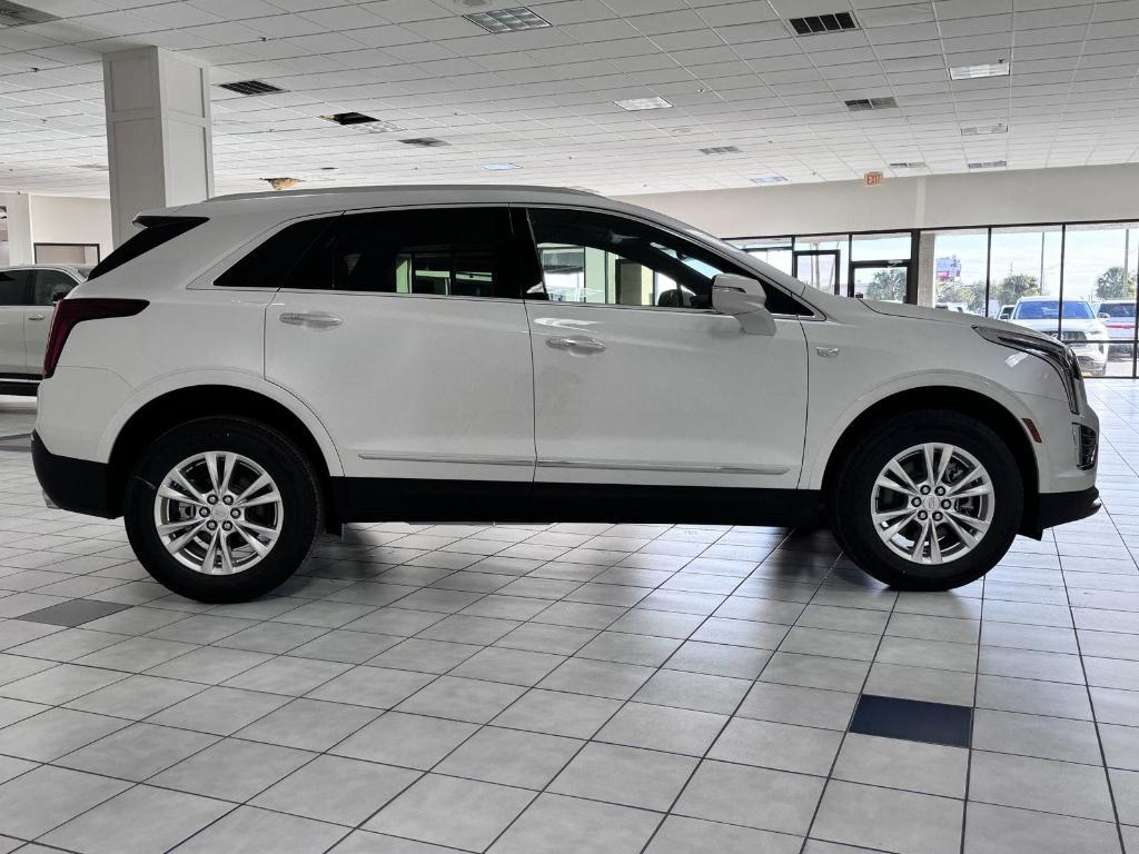 new 2025 Cadillac XT5 car, priced at $46,125
