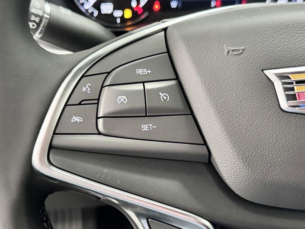 new 2025 Cadillac XT5 car, priced at $46,622