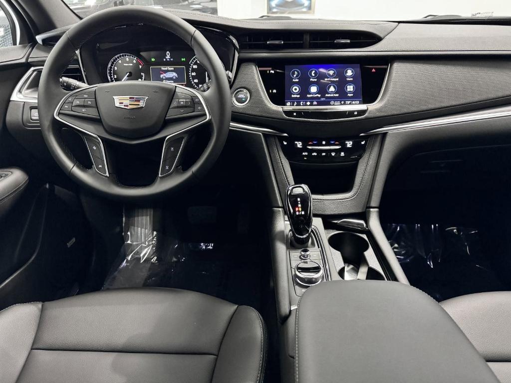new 2025 Cadillac XT5 car, priced at $46,622