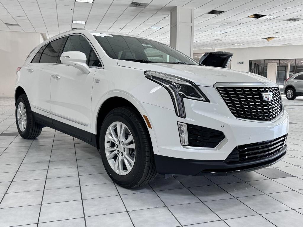 new 2025 Cadillac XT5 car, priced at $46,125