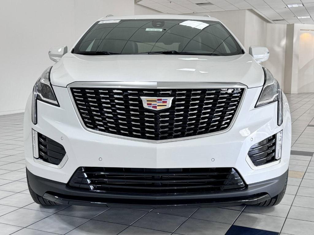 new 2025 Cadillac XT5 car, priced at $46,125