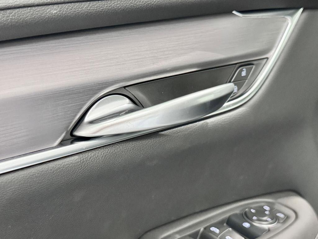 new 2025 Cadillac XT5 car, priced at $46,125