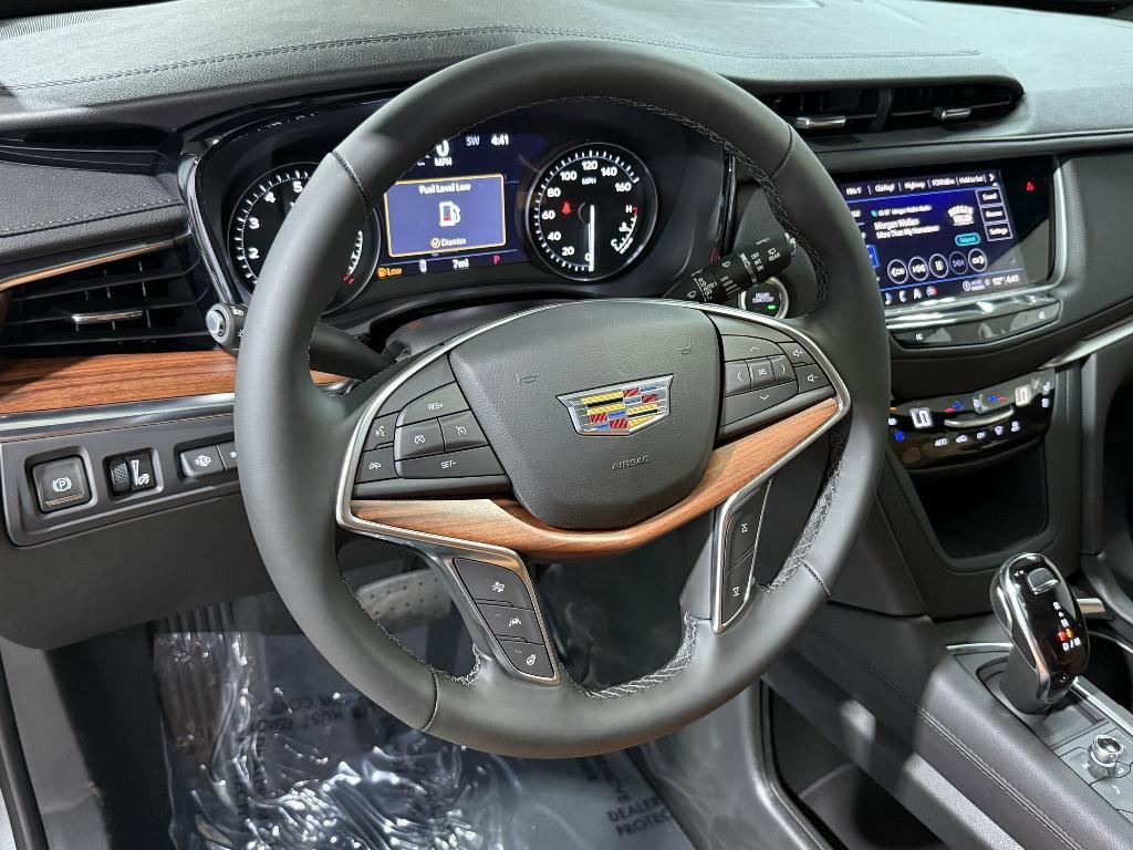 new 2025 Cadillac XT5 car, priced at $56,771