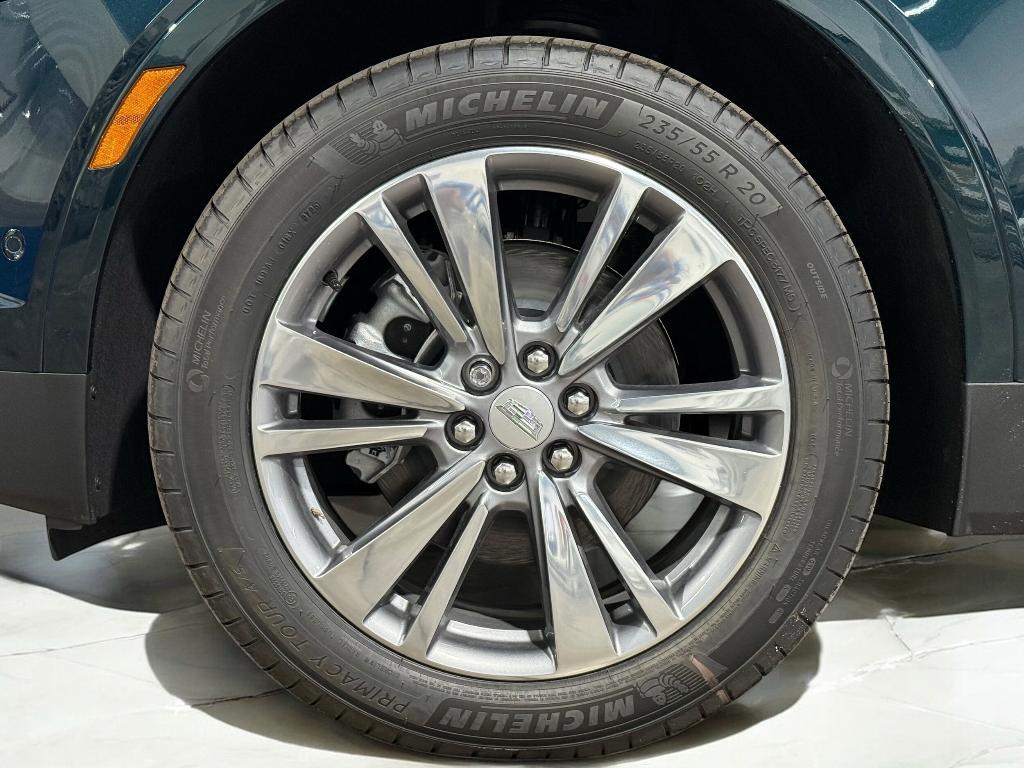 new 2025 Cadillac XT5 car, priced at $57,331