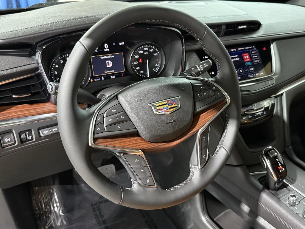new 2025 Cadillac XT5 car, priced at $56,571