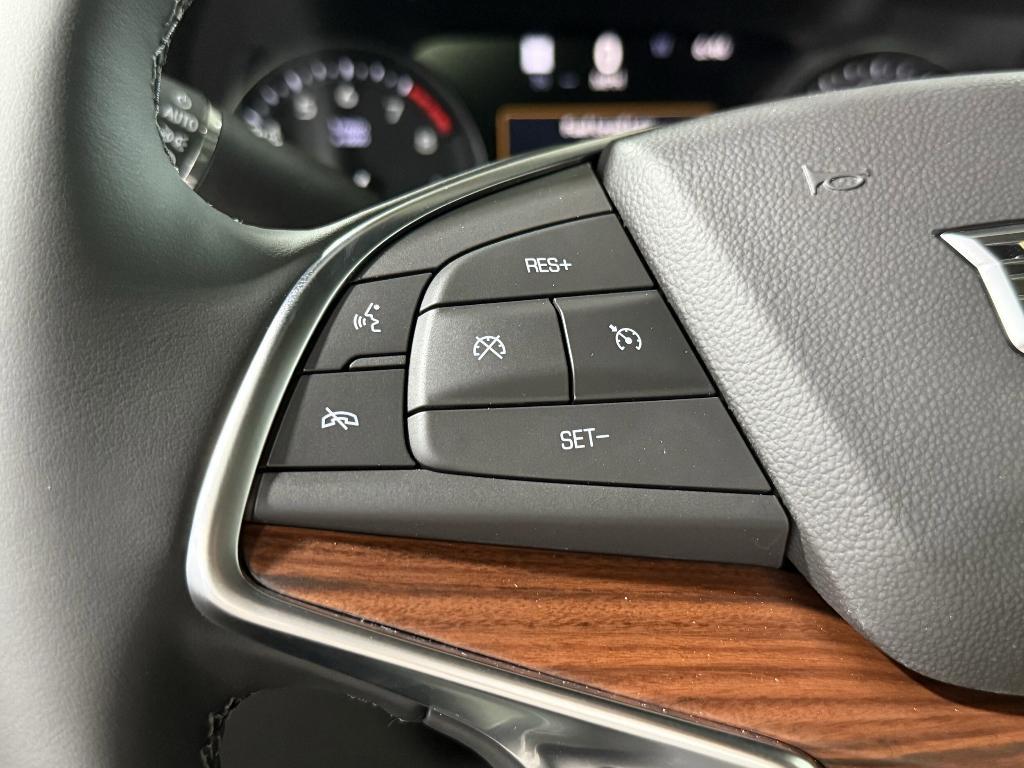 new 2025 Cadillac XT5 car, priced at $56,571