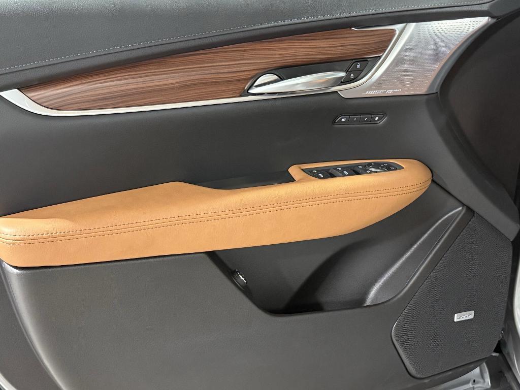 new 2025 Cadillac XT5 car, priced at $56,571