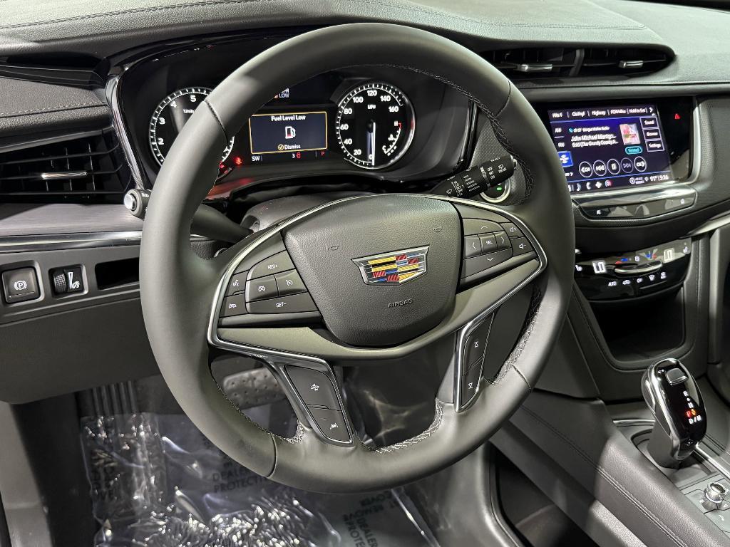 new 2025 Cadillac XT5 car, priced at $46,221