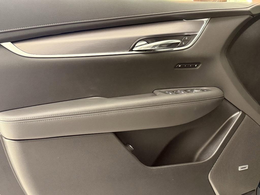 new 2025 Cadillac XT6 car, priced at $51,582