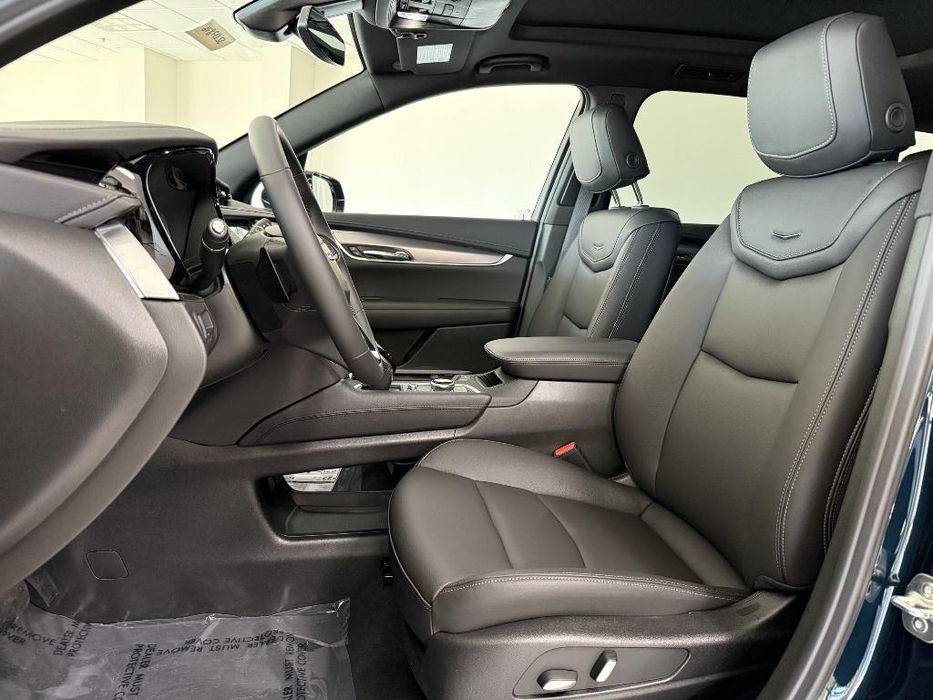 new 2025 Cadillac XT6 car, priced at $51,781