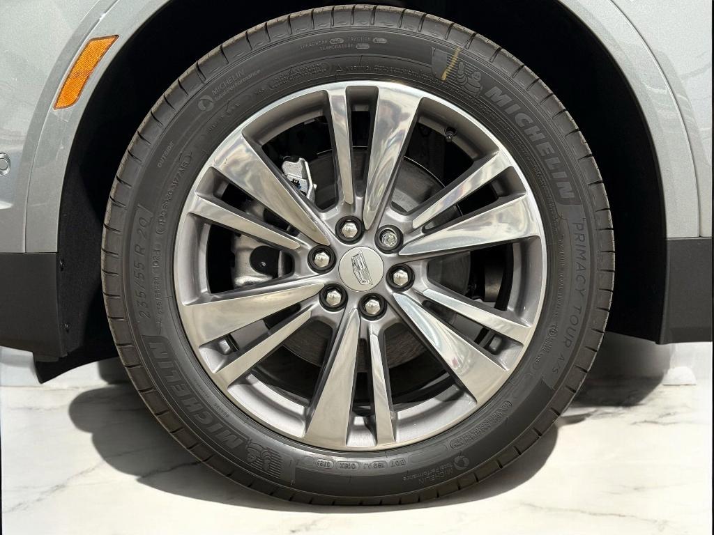 new 2025 Cadillac XT5 car, priced at $57,561