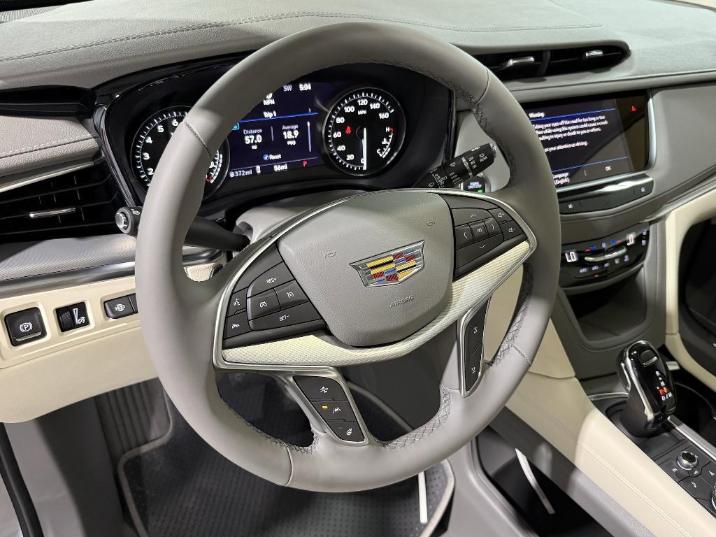 new 2025 Cadillac XT5 car, priced at $57,561
