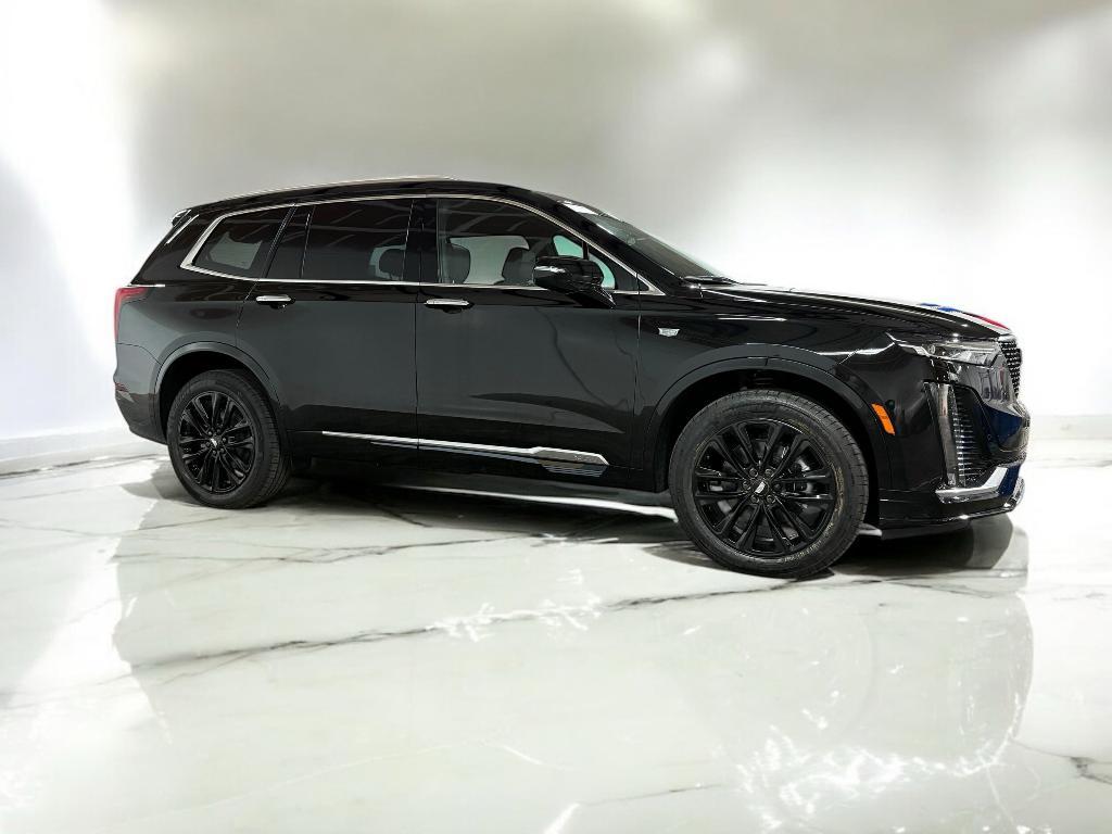 new 2025 Cadillac XT6 car, priced at $54,001