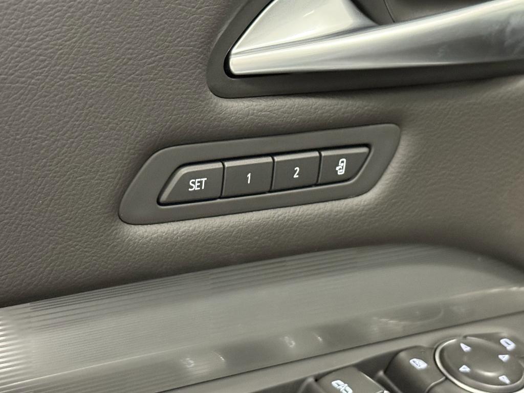 new 2025 Cadillac XT4 car, priced at $47,082