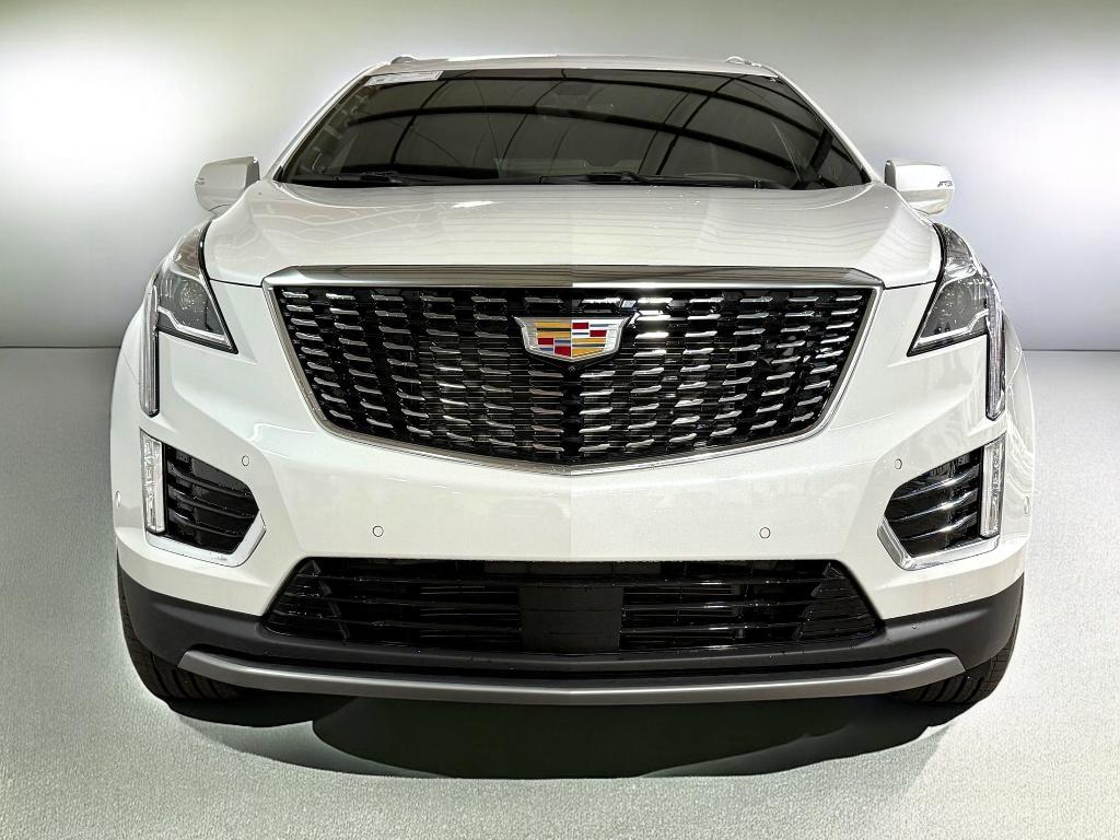new 2025 Cadillac XT5 car, priced at $59,311