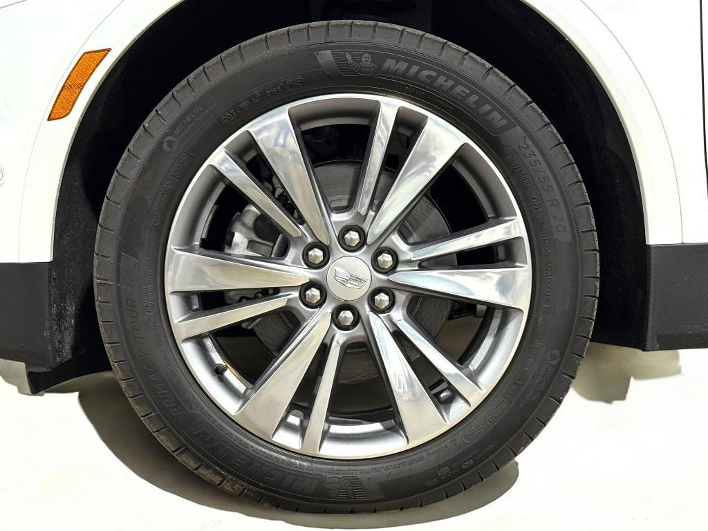 new 2025 Cadillac XT5 car, priced at $59,311